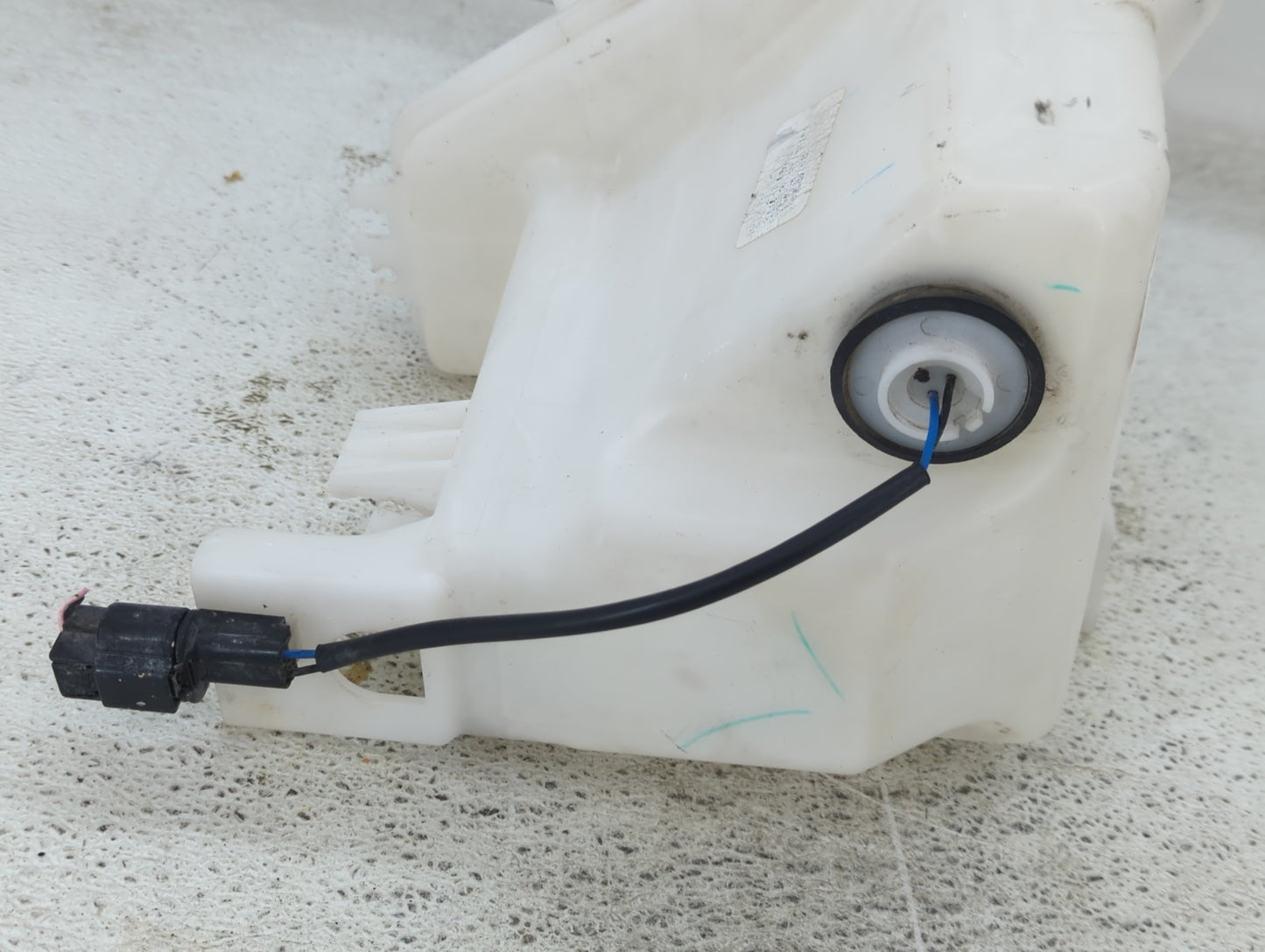 2016-2020 Kia Optima Windshield Washer Fluid Reservoir Bottle Oem - Oemusedautoparts1.com