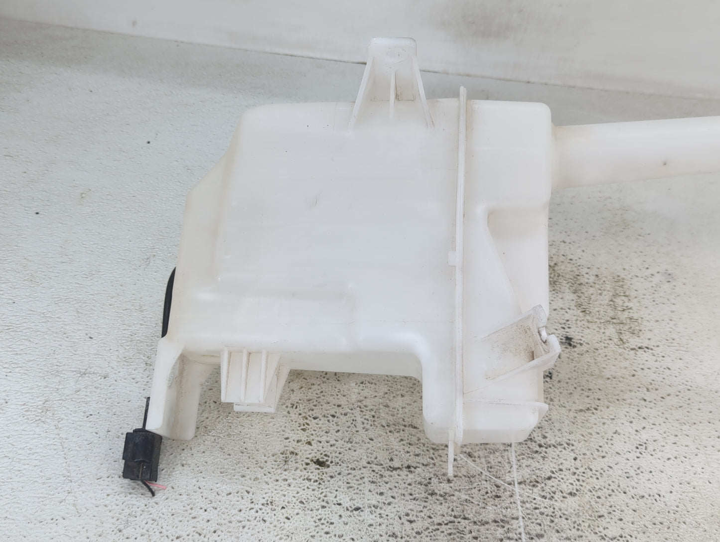 2016-2020 Kia Optima Windshield Washer Fluid Reservoir Bottle Oem - Oemusedautoparts1.com