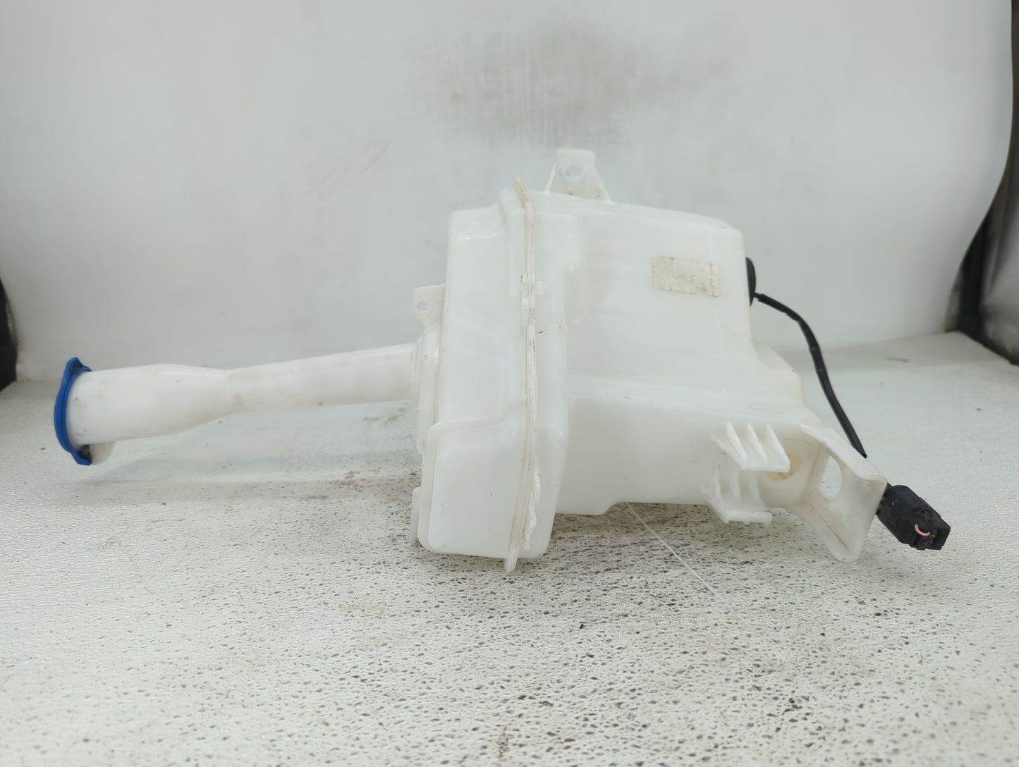 2016-2020 Kia Optima Windshield Washer Fluid Reservoir Bottle Oem - Oemusedautoparts1.com