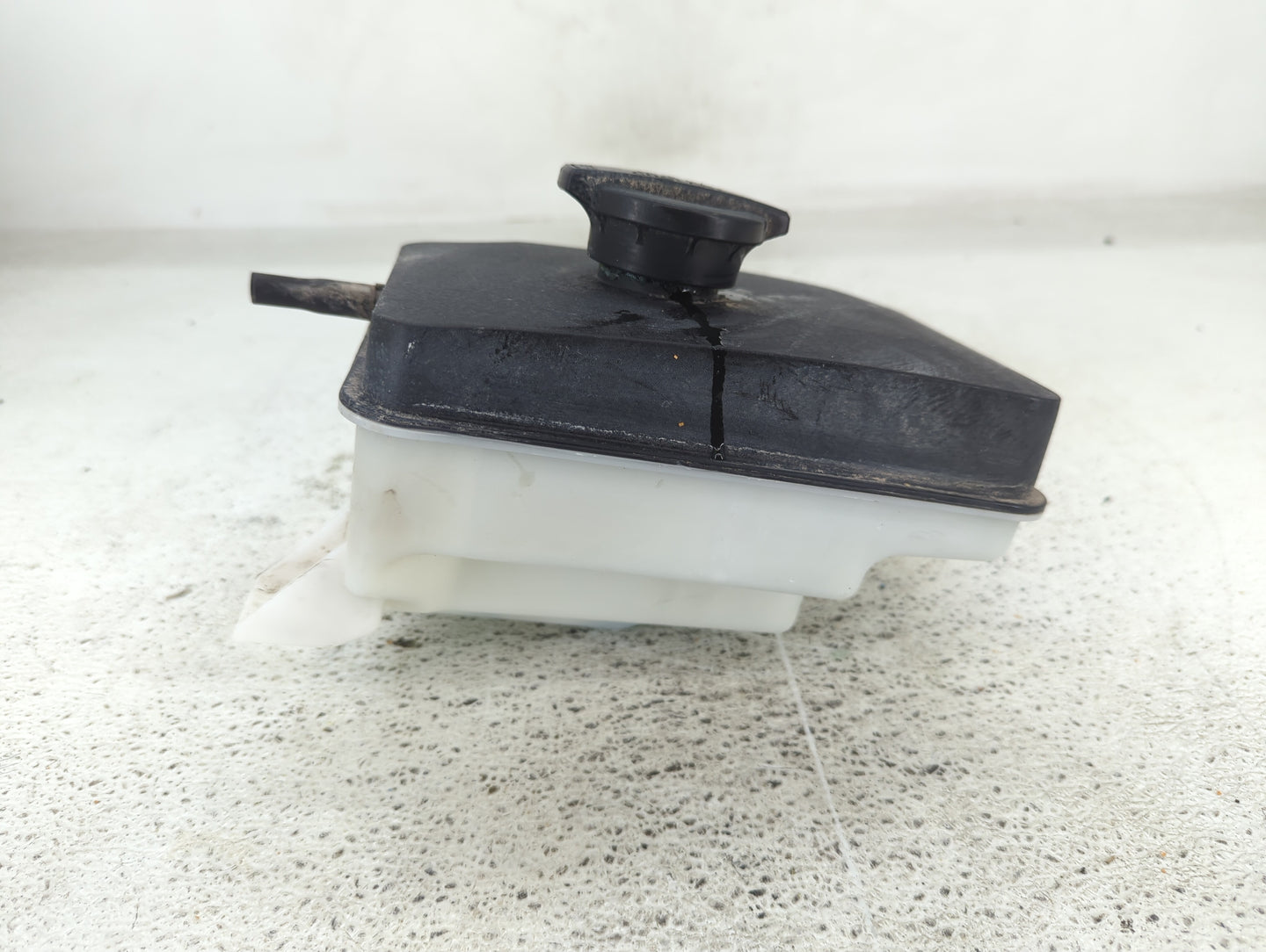2016-2020 Kia Optima Radiator Coolant Overflow Expansion Tank Bottle 1432545 - Oemusedautoparts1.com