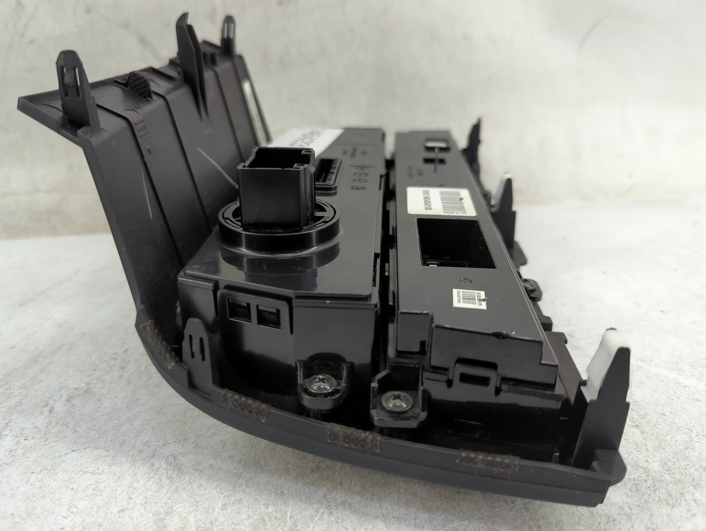 2016-2019 Kia Optima Radio Control Panel 1464231 - Oemusedautoparts1.com
