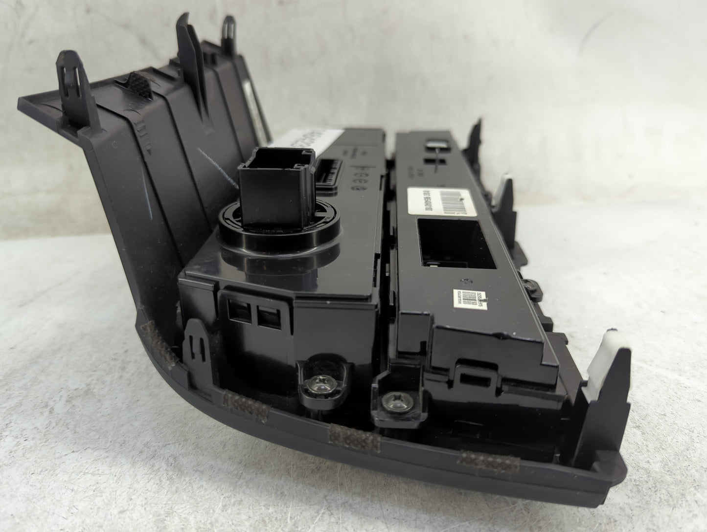 2016-2019 Kia Optima Radio Control Panel 1464231 - Oemusedautoparts1.com