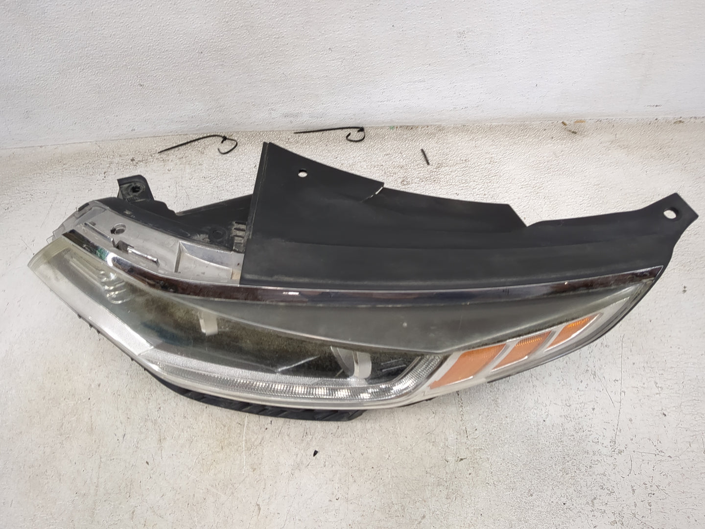 2018 Kia Optima Driver Left Oem Head Light Headlight Lamp - Oemusedautoparts1.com