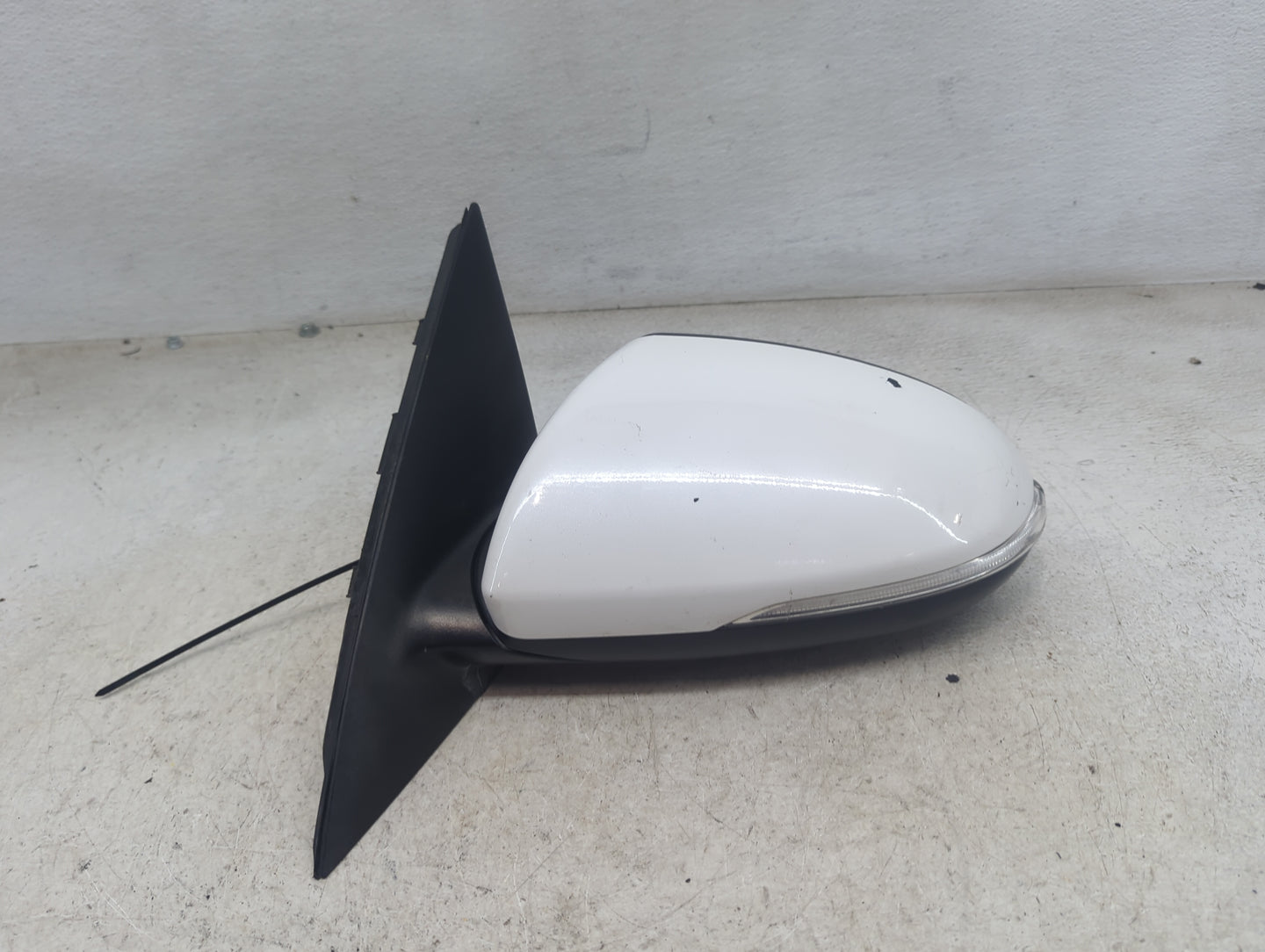 2016-2018 Kia Optima Driver Side View Mirror - Left Door Mirror OEM Used - Oemusedautoparts1.com