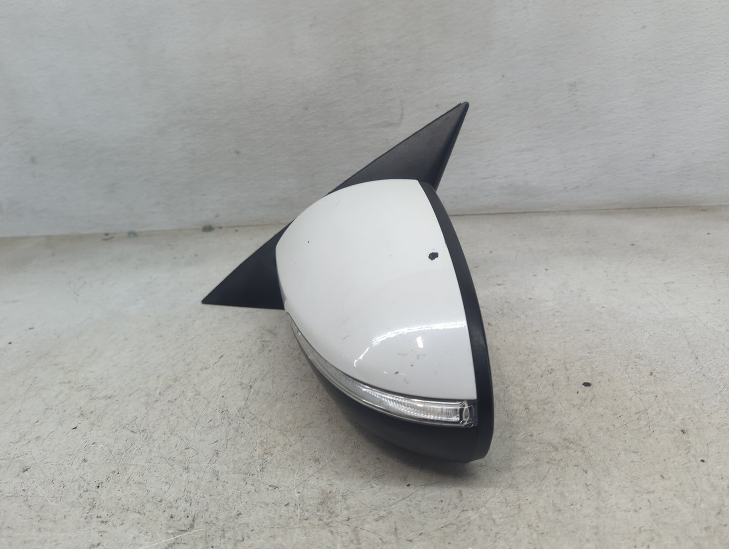 2016-2018 Kia Optima Driver Side View Mirror - Left Door Mirror OEM Used - Oemusedautoparts1.com