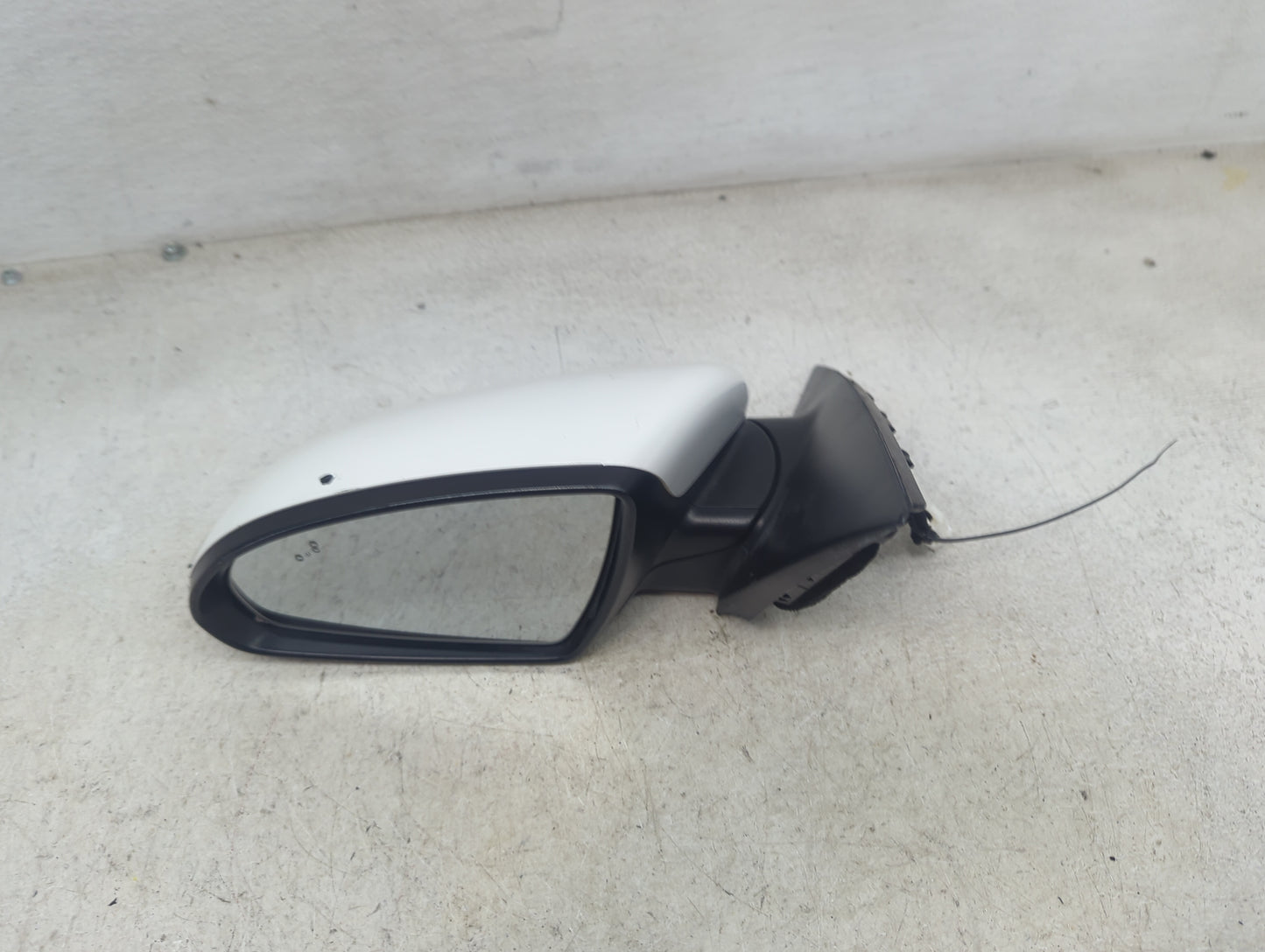 2016-2018 Kia Optima Driver Side View Mirror - Left Door Mirror OEM Used - Oemusedautoparts1.com