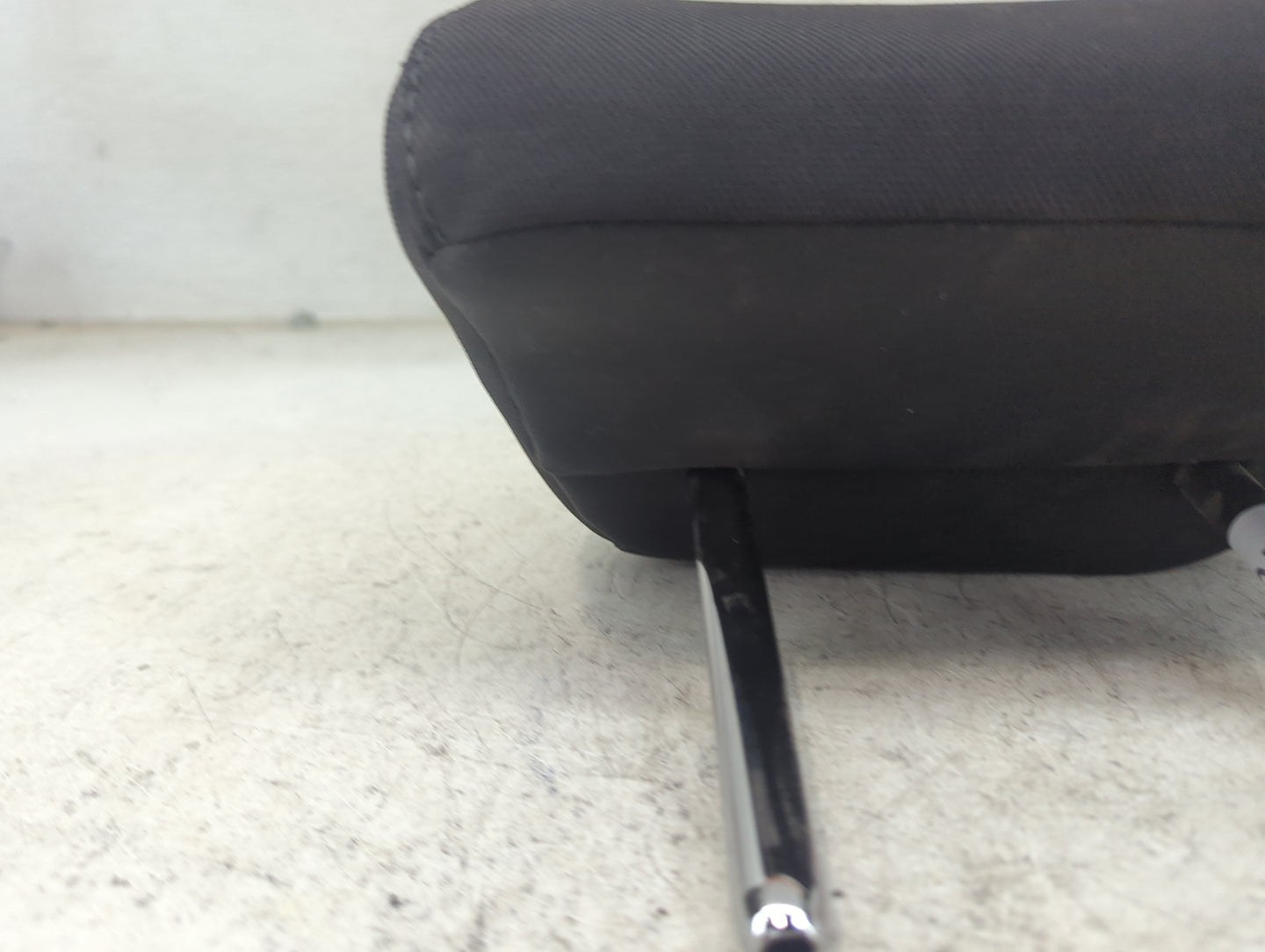 2016-2018 Kia Optima Headrest Head Rest Front Driver Seat Black 1470722 - Oemusedautoparts1.com