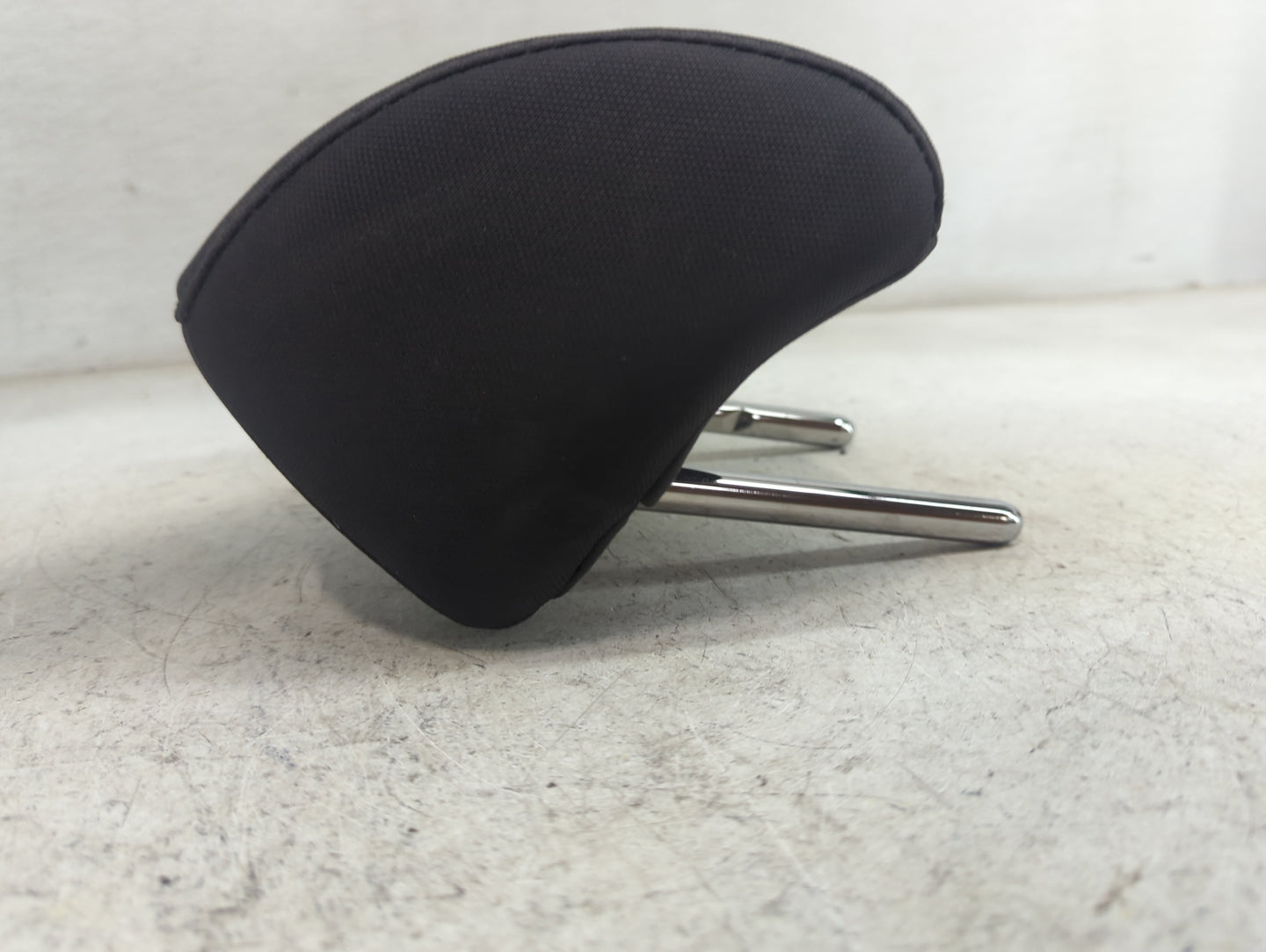 2016-2018 Kia Optima Headrest Head Rest Front Driver Seat Black 1470722 - Oemusedautoparts1.com