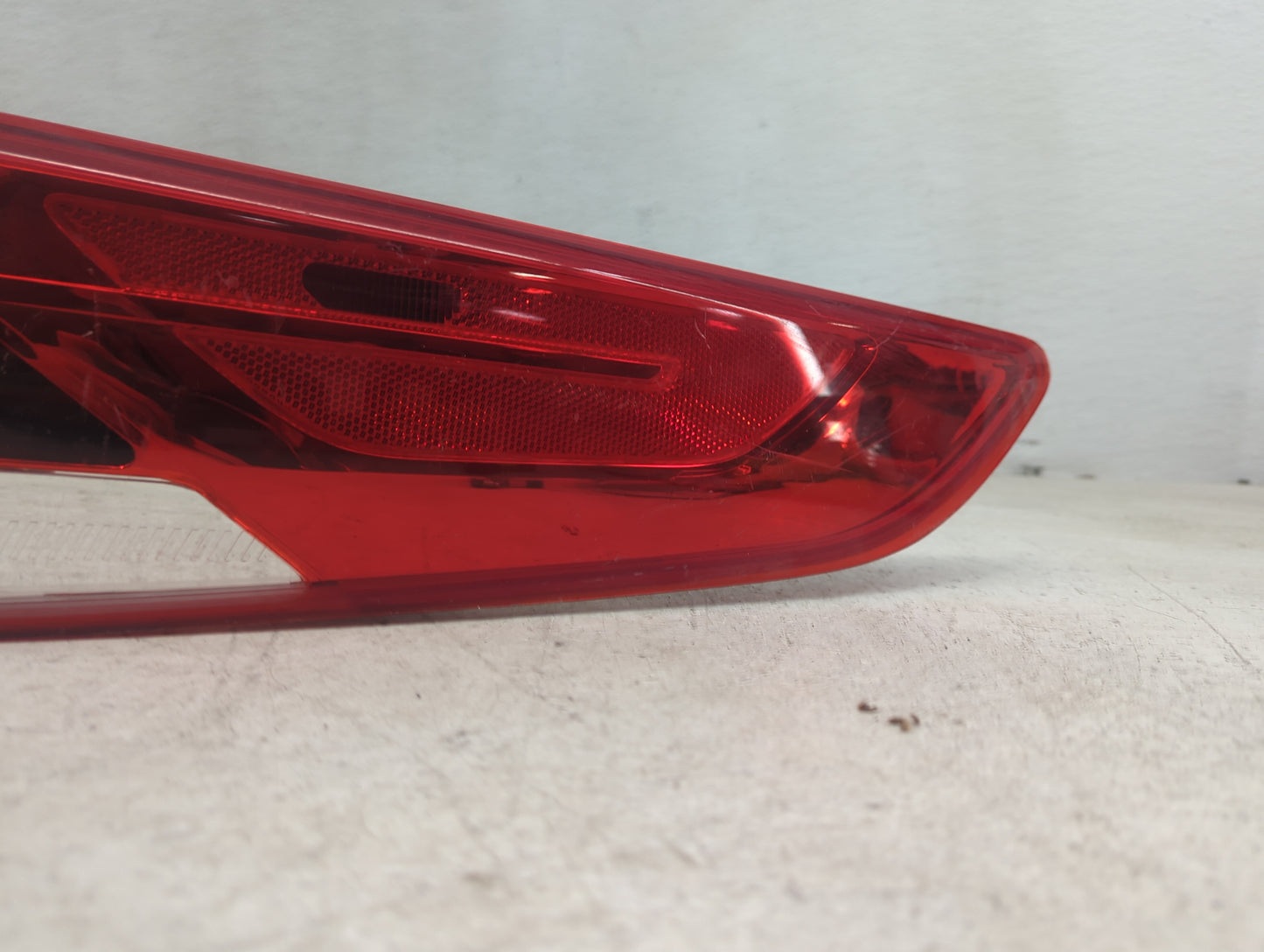 2016-2020 Kia Optima Passenger Right Side Deck Lid Mounted Tail Light 1479061 - Oemusedautoparts1.com