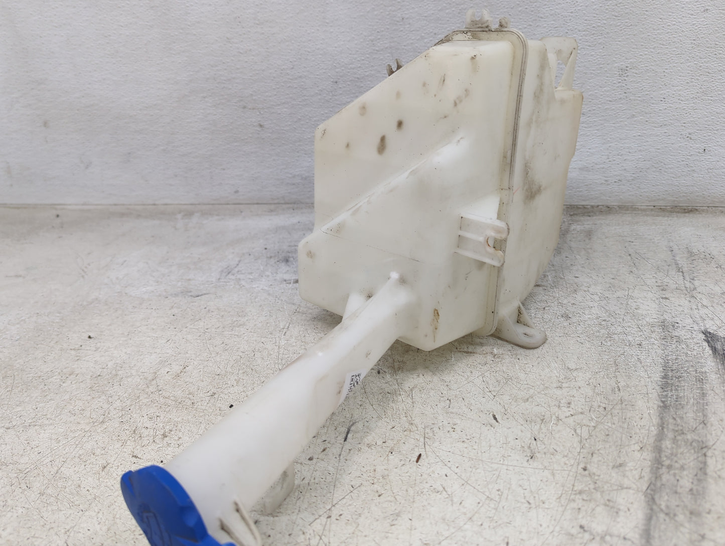 2016-2020 Kia Optima Windshield Washer Fluid Reservoir Bottle 1482215 - Oemusedautoparts1.com