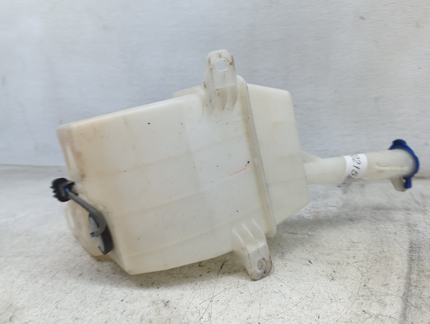 2016-2020 Kia Optima Windshield Washer Fluid Reservoir Bottle 1482215 - Oemusedautoparts1.com