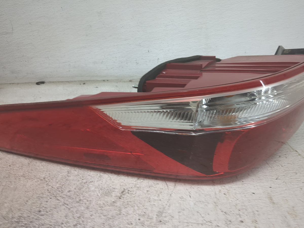 2016-2018 Kia Optima Passenger Right Side Deck Lid Mounted Tail Light 1501843 - Oemusedautoparts1.com