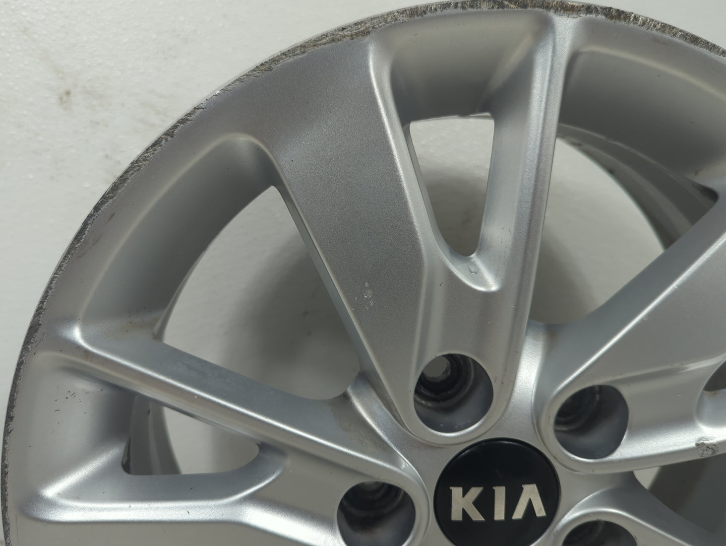 2018 Kia Optima Oem Wheel Rim 5000372 - Oemusedautoparts1.com