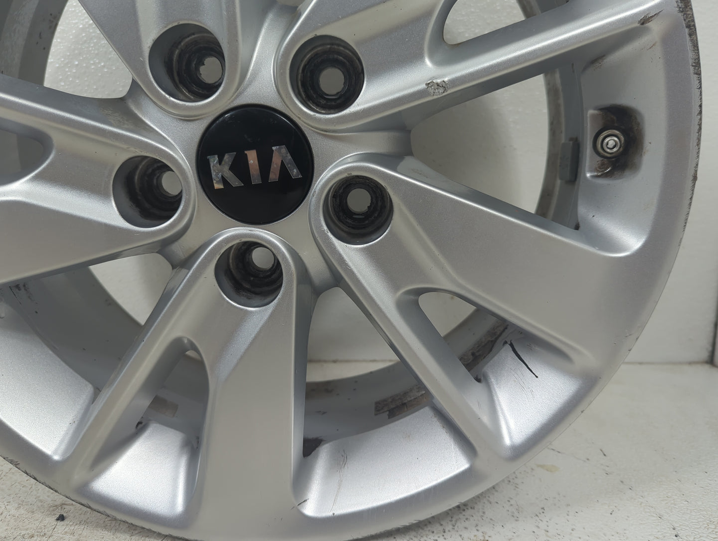 2018 Kia Optima Oem Wheel Rim 5000372 - Oemusedautoparts1.com