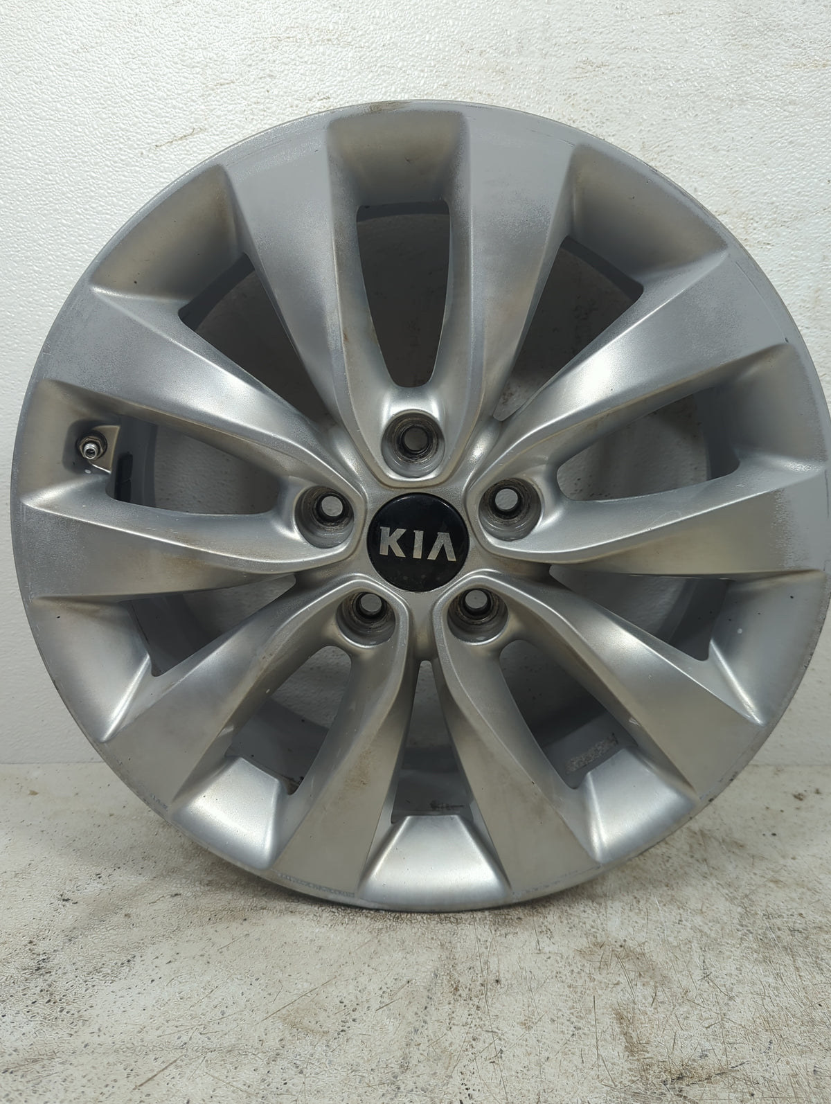 2017-2019 Kia Optima Oem Wheel Rim 5043319 - Oemusedautoparts1.com