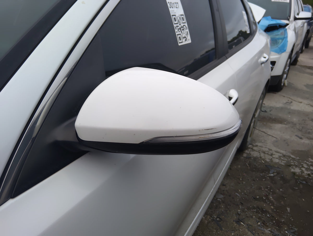 2016-2020 Kia Optima Driver Side View Mirror - Left Door Mirror OEM Used - Oemusedautoparts1.com