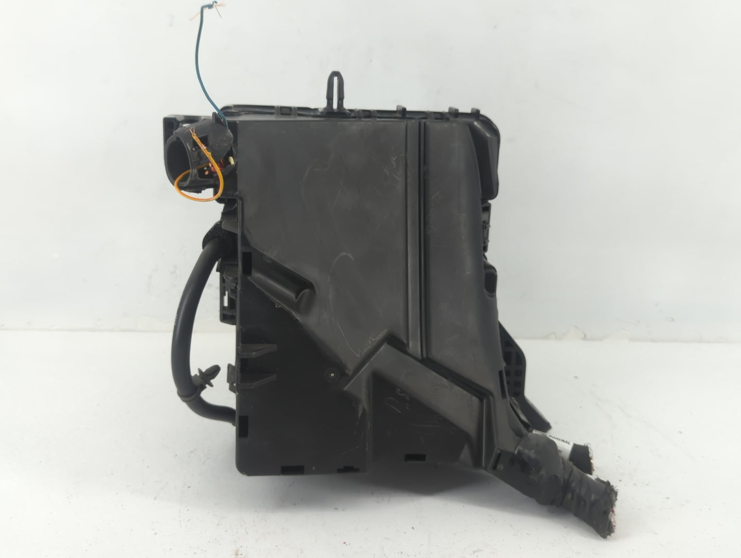 2016-2019 Kia Optima Fusebox Fuse Box Panel Relay Module P/N:91950-D5822 Fits Fits 2016 2017 2018 2019 OEM Used Auto Parts -