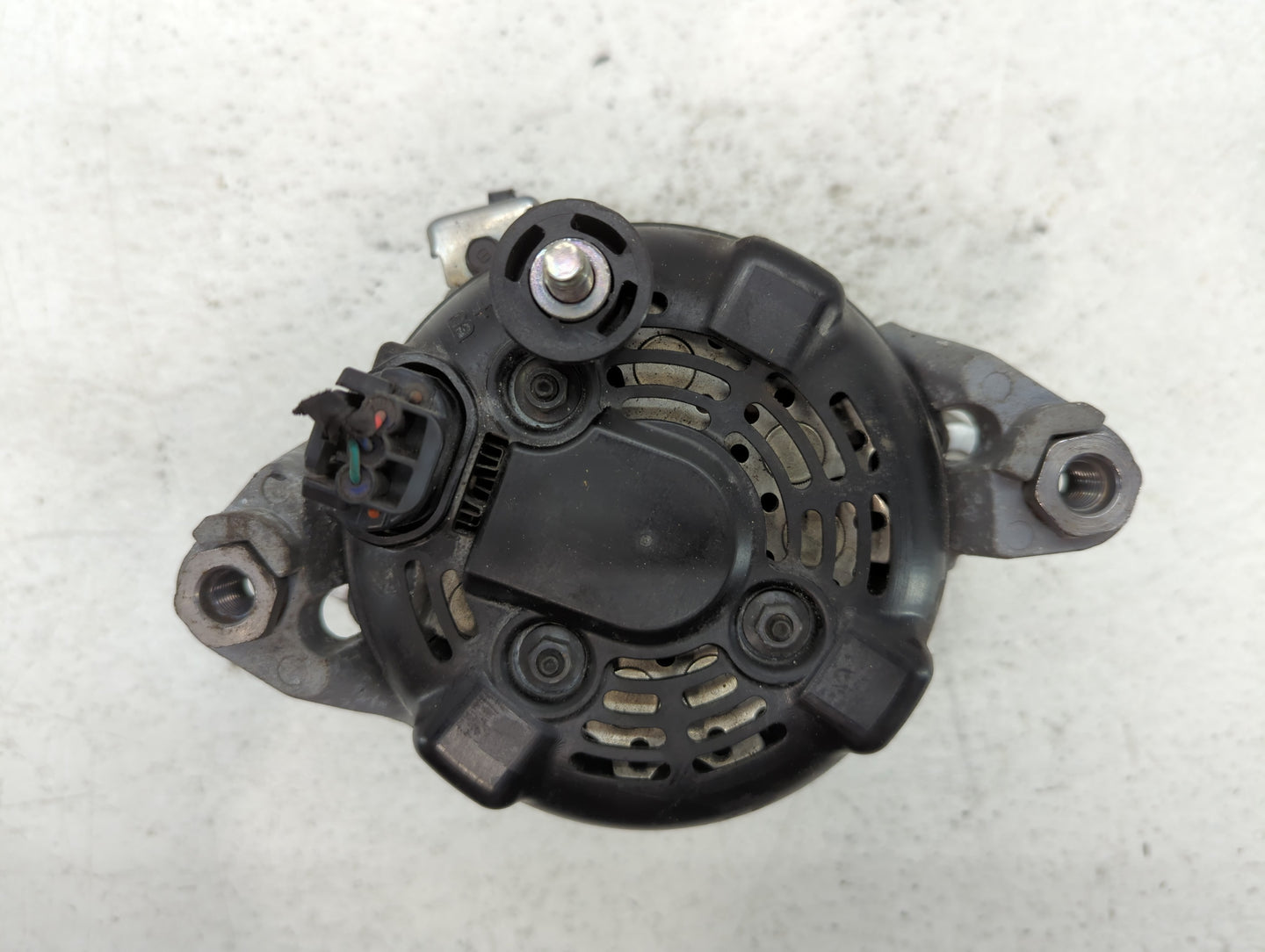 2016-2020 Kia Optima Alternator Replacement Generator Charging Assembly Engine OEM P/N:37300-2G061 Fits OEM Used Auto Parts 