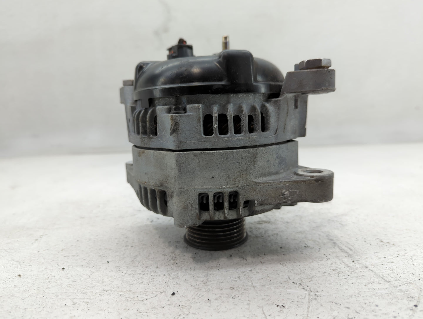 2016-2020 Kia Optima Alternator Replacement Generator Charging Assembly Engine OEM P/N:37300-2G061 Fits OEM Used Auto Parts 