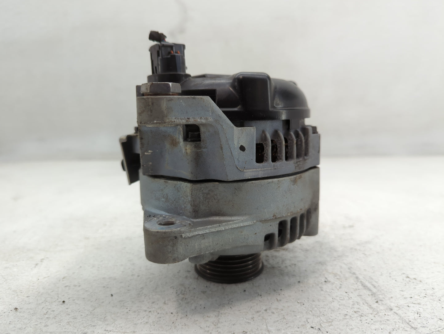 2016-2020 Kia Optima Alternator Replacement Generator Charging Assembly Engine OEM P/N:37300-2G061 Fits OEM Used Auto Parts 