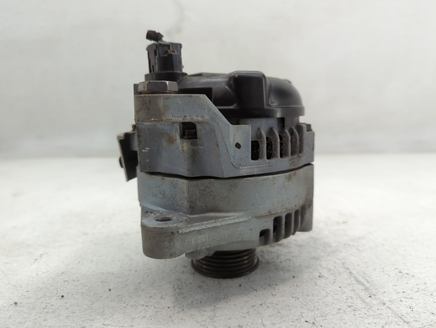 2016-2020 Kia Optima Alternator Replacement Generator Charging Assembly Engine OEM P/N:37300-2G061 Fits OEM Used Auto Parts 