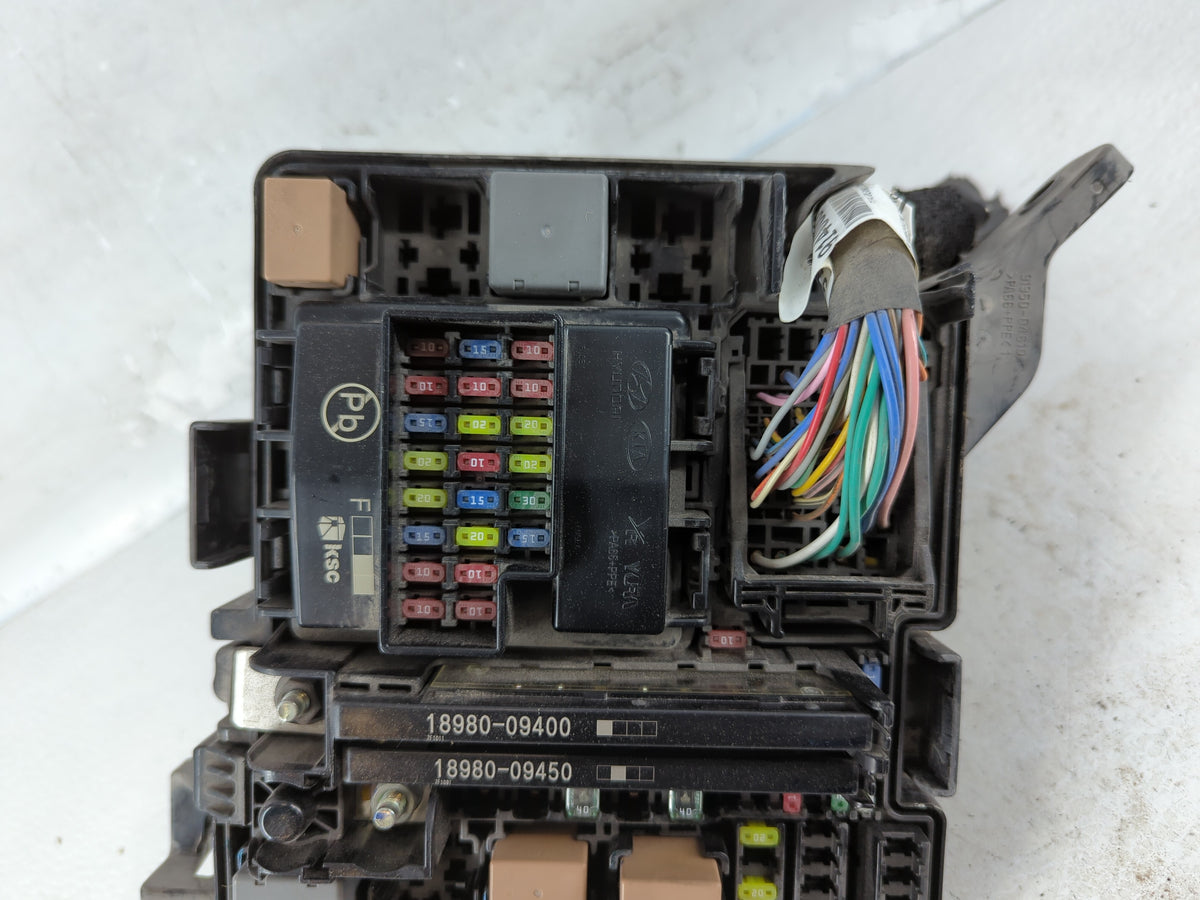 2016-2019 Kia Optima Fusebox Fuse Box Panel Relay Module P/N:91950-D5822 Fits Fits 2016 2017 2018 2019 OEM Used Auto Parts -