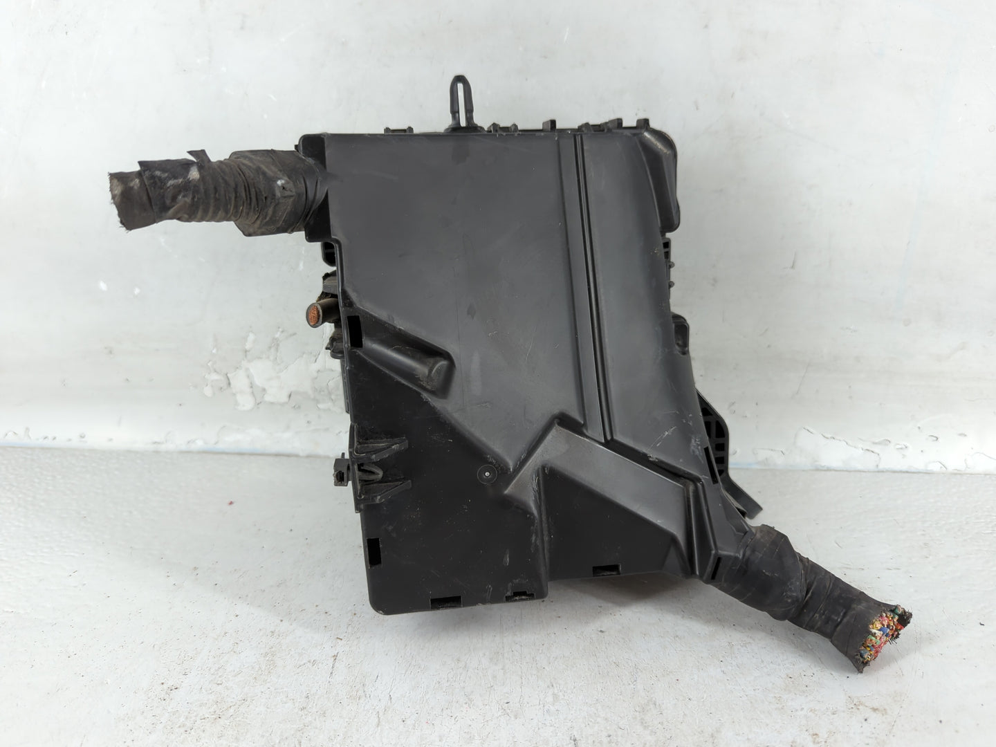 2016-2019 Kia Optima Fusebox Fuse Box Panel Relay Module P/N:91950-D5822 Fits Fits 2016 2017 2018 2019 OEM Used Auto Parts -
