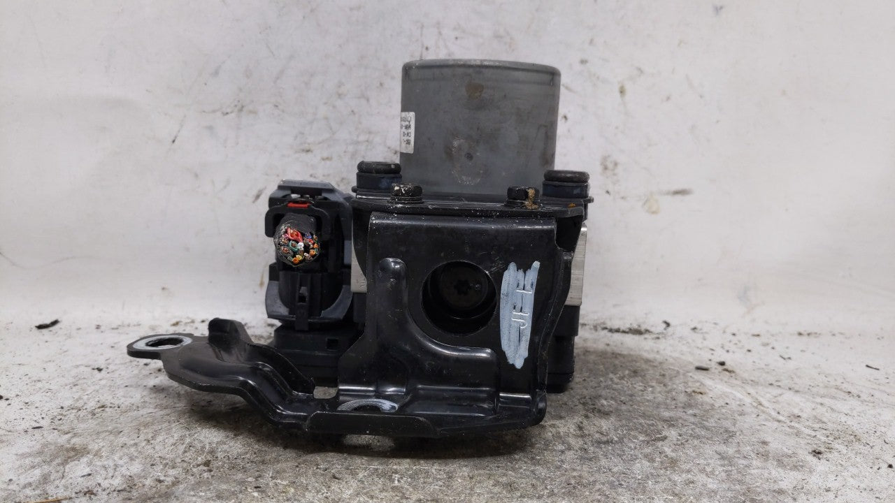 2016-2018 Kia Optima ABS Pump Control Module Replacement P/N:61589-45100 Fits Fits 2016 2017 2018 OEM Used Auto Parts - Oemu