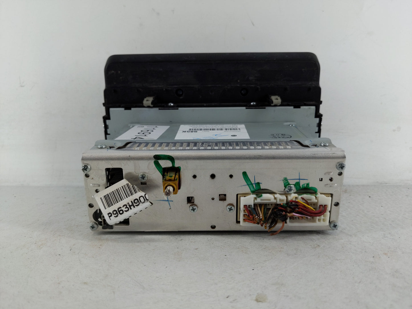 2018-2019 Kia Rio Radio AM FM Cd Player Receiver Replacement P/N:96180-H9850WK Fits Fits 2018 2019 OEM Used Auto Parts - Oem