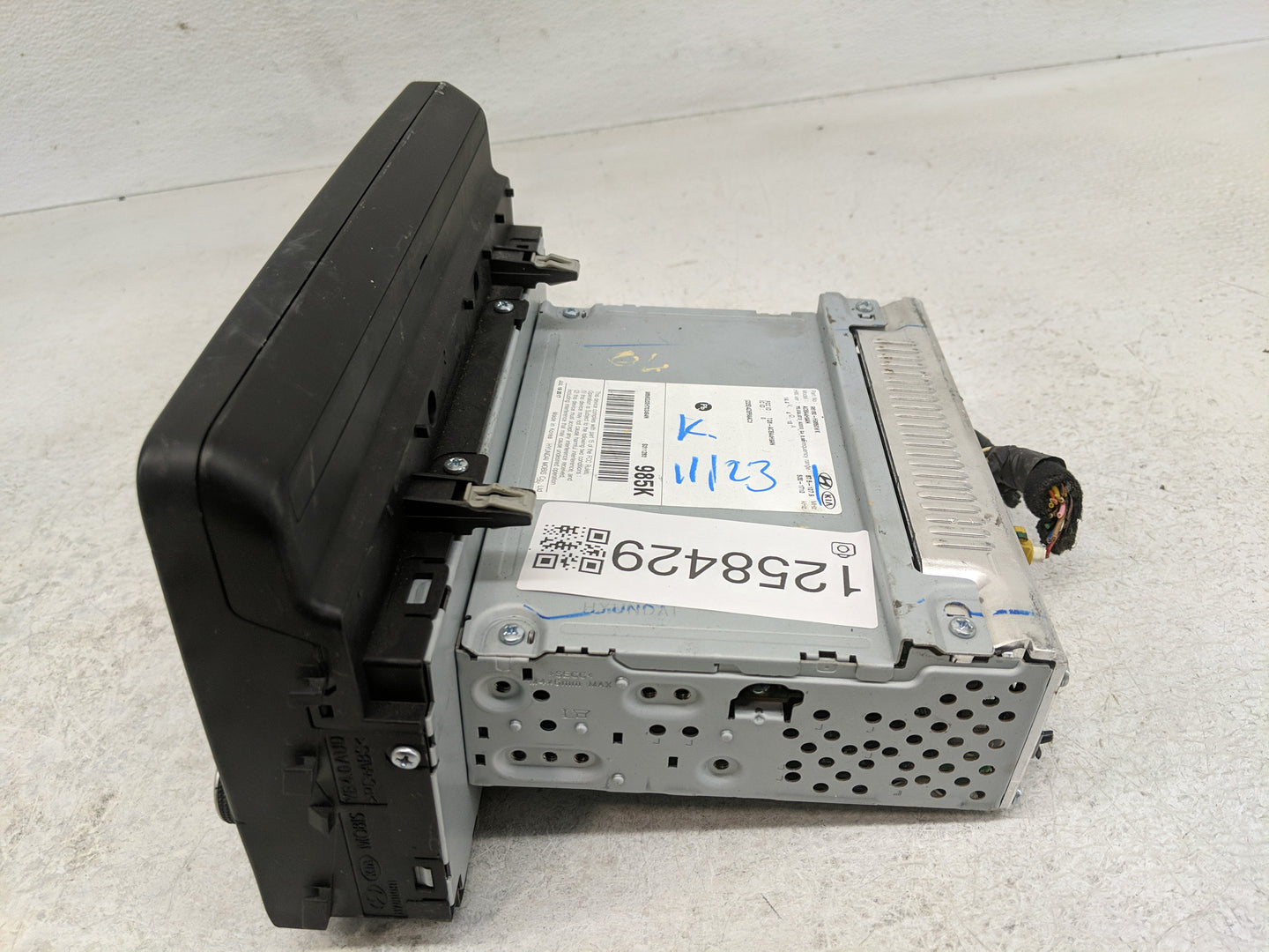 2018-2019 Kia Rio Radio AM FM Cd Player Receiver Replacement P/N:96180-H9860WK Fits Fits 2018 2019 OEM Used Auto Parts - Oem