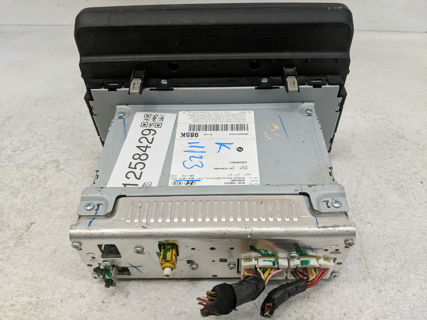 2018-2019 Kia Rio Radio AM FM Cd Player Receiver Replacement P/N:96180-H9860WK Fits Fits 2018 2019 OEM Used Auto Parts - Oem