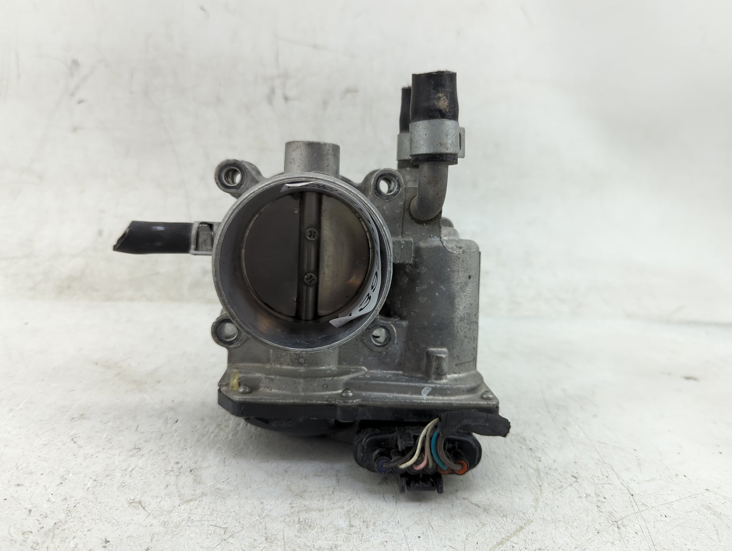 2012-2019 Kia Rio Throttle Body P/N:35100-2B300 Fits Fits 2012 2013 2014 2015 2016 2017 2018 2019 OEM Used Auto Parts - Oemu