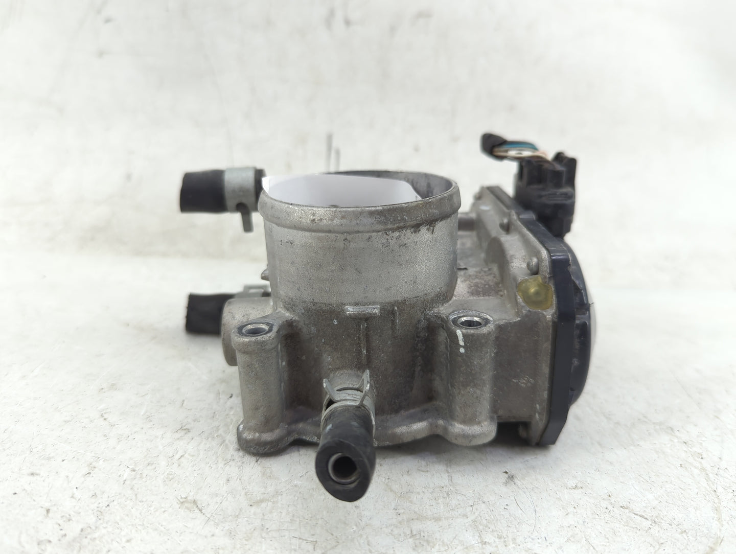 2012-2019 Kia Rio Throttle Body P/N:35100-2B300 Fits Fits 2012 2013 2014 2015 2016 2017 2018 2019 OEM Used Auto Parts - Oemu