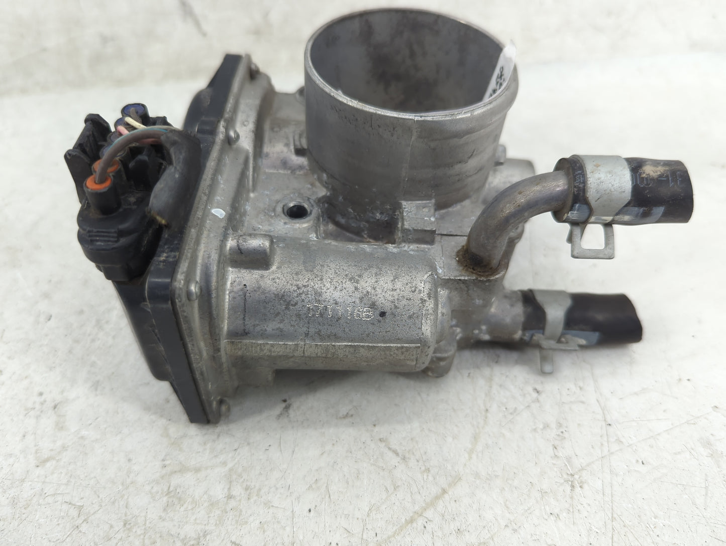 2012-2019 Kia Rio Throttle Body P/N:35100-2B300 Fits Fits 2012 2013 2014 2015 2016 2017 2018 2019 OEM Used Auto Parts - Oemu
