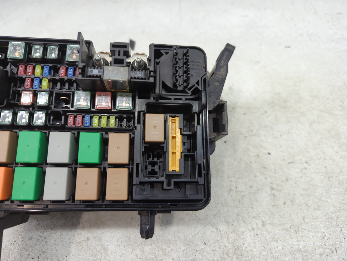 2018-2019 Kia Rio Fusebox Fuse Box Panel Relay Module P/N:91950-H9300 Fits Fits 2018 2019 OEM Used Auto Parts - Oemusedautop