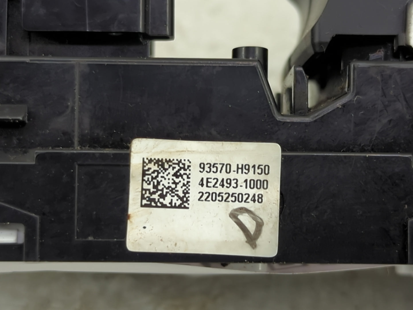 2018-2020 Kia Rio Master Power Window Switch Replacement Driver Side Left P/N:93570-H9150 Fits Fits 2018 2019 2020 OEM Used 