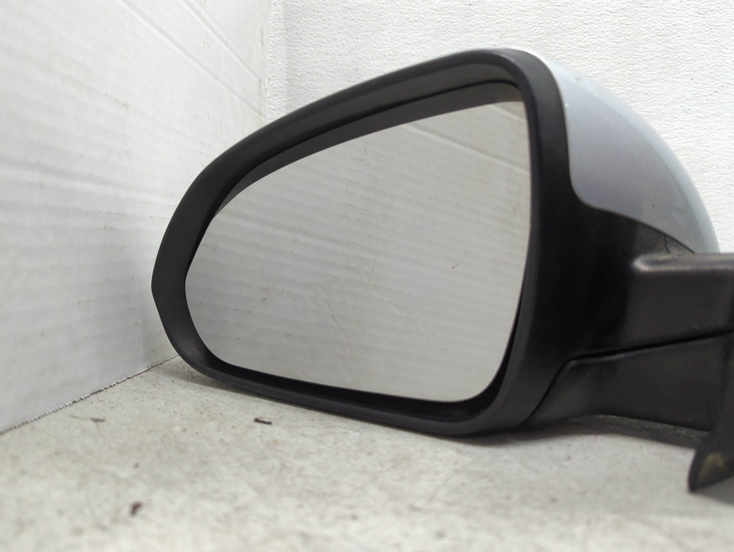 2018-2020 Kia Rio Driver Side View Mirror - Left Door Mirror OEM Used - Oemusedautoparts1.com