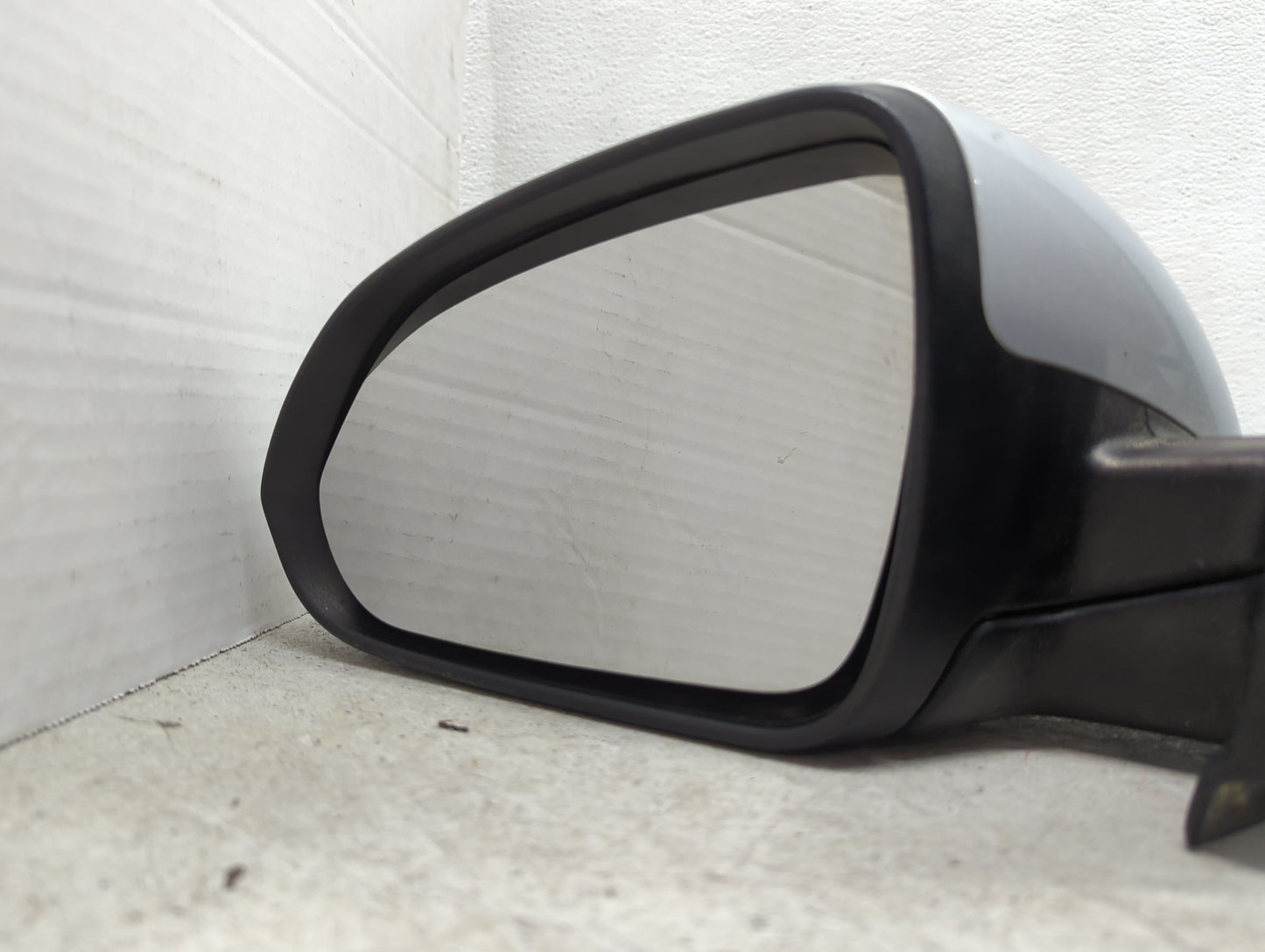 2018-2020 Kia Rio Driver Side View Mirror - Left Door Mirror OEM Used - Oemusedautoparts1.com