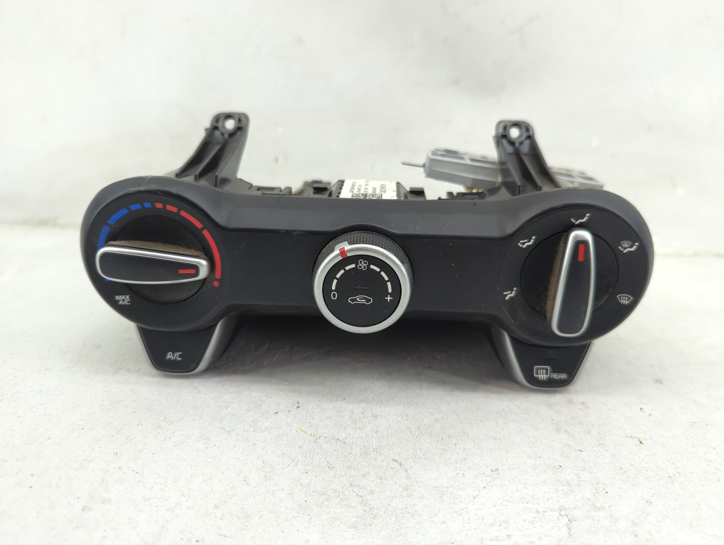 2018-2019 Kia Rio Climate Control Module Temperature AC/Heater Replacement P/N:97250H9020 Fits Fits 2018 2019 OEM Used Auto 
