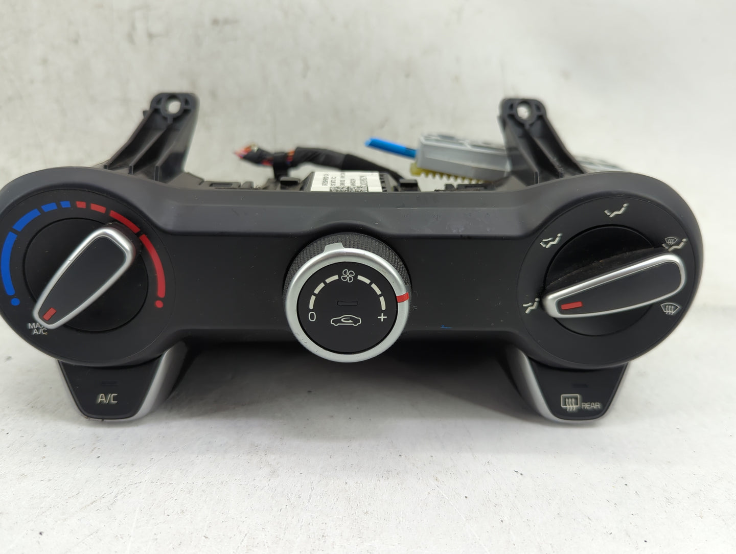 2018-2019 Kia Rio Climate Control Module Temperature AC/Heater Replacement P/N:97250H9020 Fits Fits 2018 2019 OEM Used Auto 
