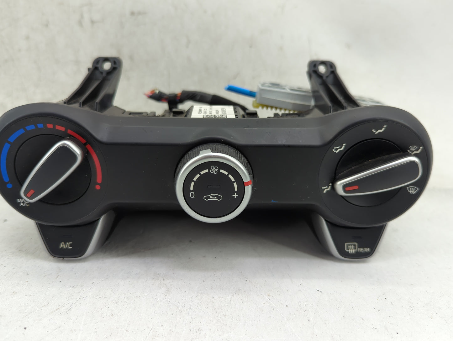 2018-2019 Kia Rio Climate Control Module Temperature AC/Heater Replacement P/N:97250H9020 Fits Fits 2018 2019 OEM Used Auto 