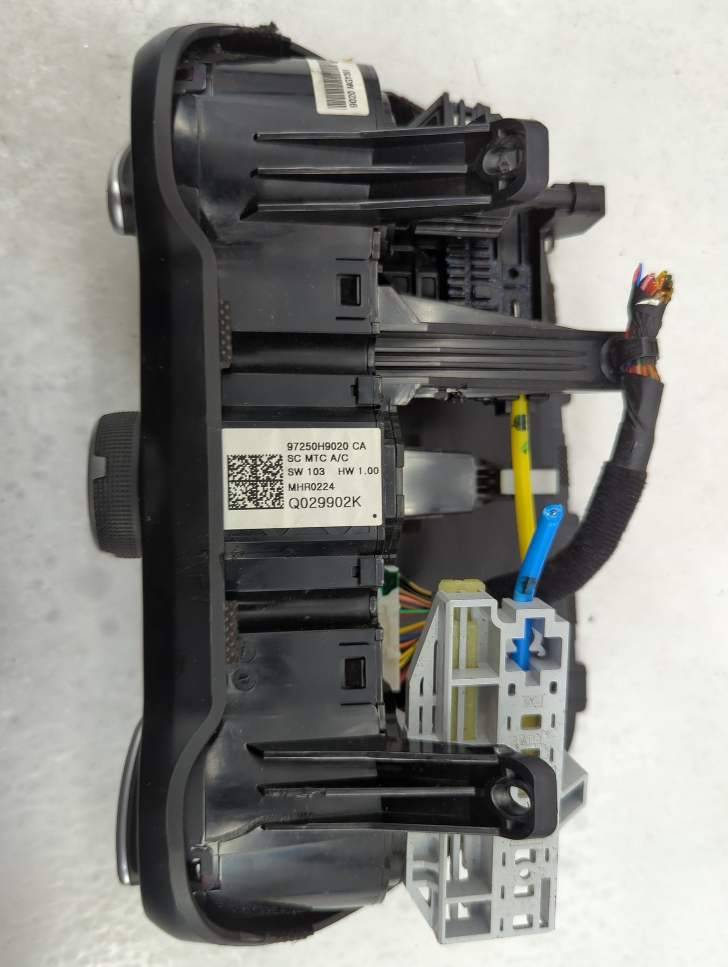 2018-2019 Kia Rio Climate Control Module Temperature AC/Heater Replacement P/N:97250H9020 Fits Fits 2018 2019 OEM Used Auto 