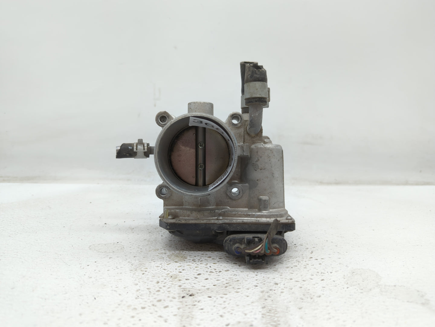 2012-2019 Kia Rio Throttle Body P/N:35100-2B300 Fits Fits 2012 2013 2014 2015 2016 2017 2018 2019 OEM Used Auto Parts - Oemu