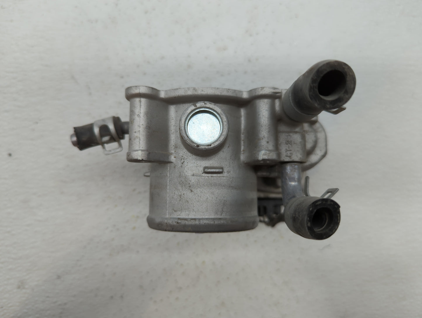 2012-2019 Kia Rio Throttle Body P/N:35100-2B300 Fits Fits 2012 2013 2014 2015 2016 2017 2018 2019 OEM Used Auto Parts - Oemu