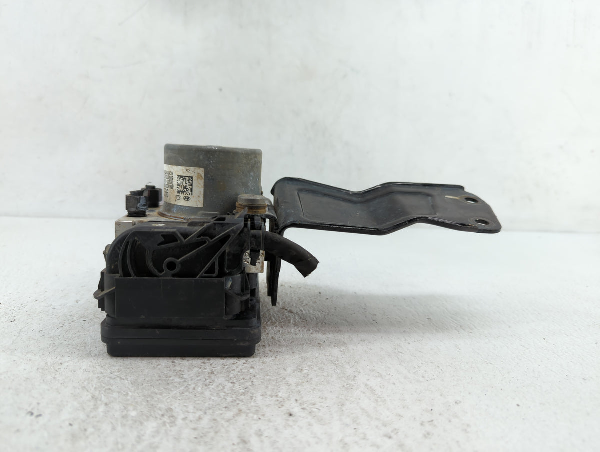 2018-2019 Kia Rio Anti-Lock Brake ABS Pump Module Actuator OEM P/N:58920-1M640 58920-H9220 Fits Fits 2018 2019 OEM Used Auto