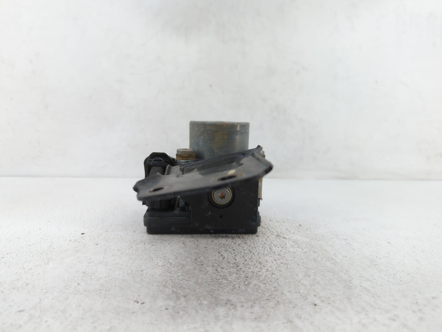 2018-2019 Kia Rio ABS Pump Control Module Replacement P/N:58920-1M640 58920-H9220 Fits Fits 2018 2019 OEM Used Auto Parts - 