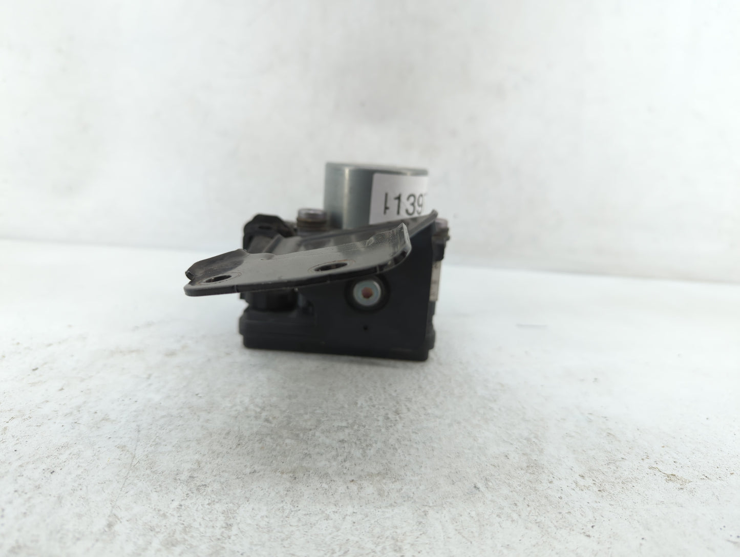 2018-2019 Kia Rio ABS Pump Control Module Replacement P/N:58920-1M640 58920-H9220 Fits Fits 2018 2019 OEM Used Auto Parts - 