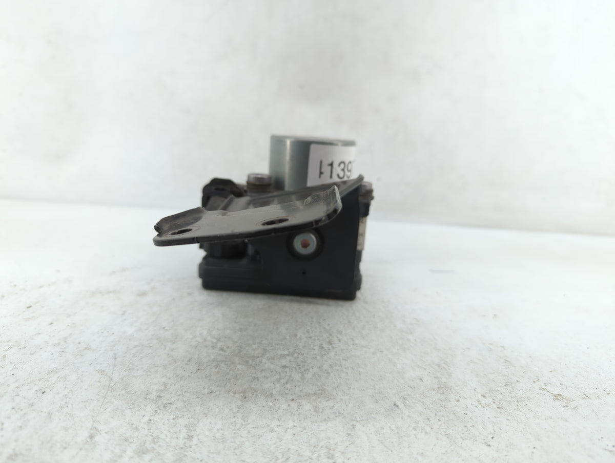 2018-2019 Kia Rio Anti-Lock Brake ABS Pump Module Actuator OEM P/N:58920-1M640 58920-H9220 Fits Fits 2018 2019 OEM Used Auto