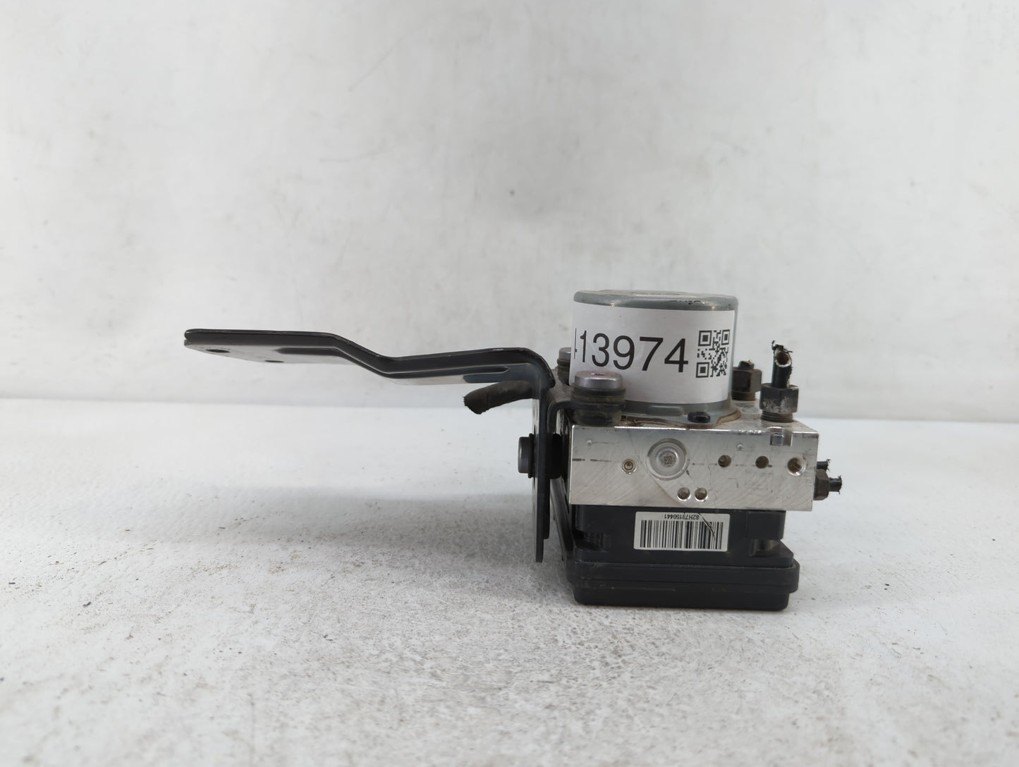2018-2019 Kia Rio ABS Pump Control Module Replacement P/N:58920-1M640 58920-H9220 Fits Fits 2018 2019 OEM Used Auto Parts - 