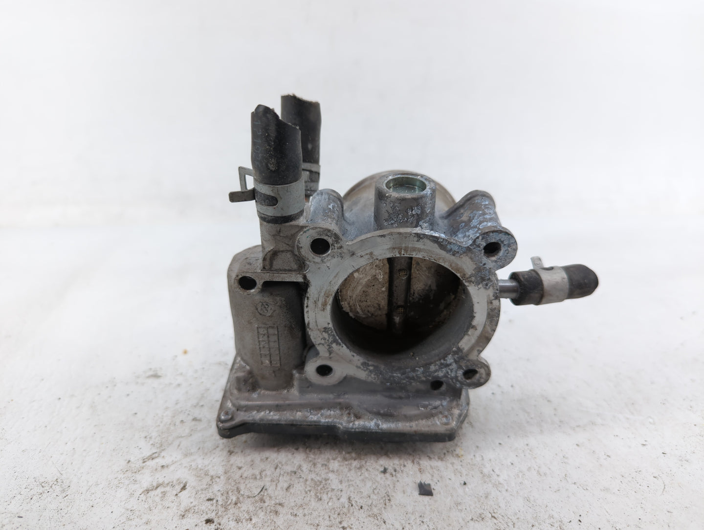 2012-2019 Kia Rio Throttle Body P/N:35100-2B300 Fits Fits 2012 2013 2014 2015 2016 2017 2018 2019 OEM Used Auto Parts - Oemu